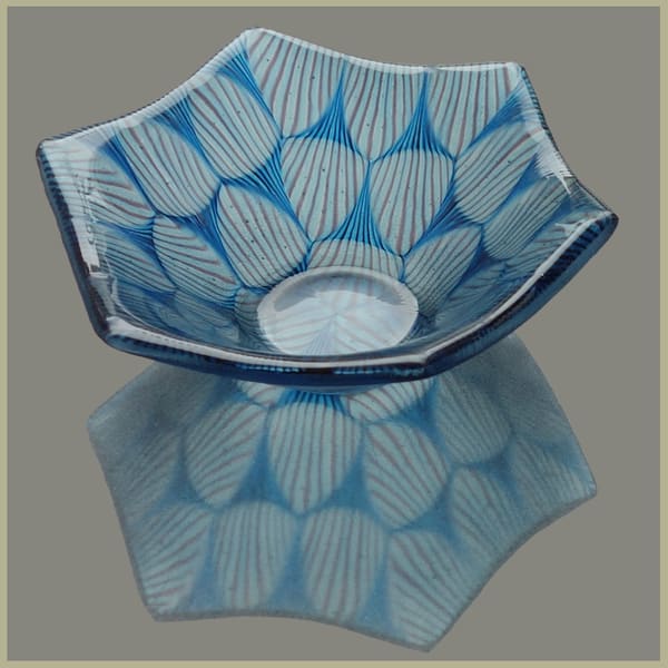 Glasfusingwerk van Thea Slikboer — Schaaltje 17 cm blauw