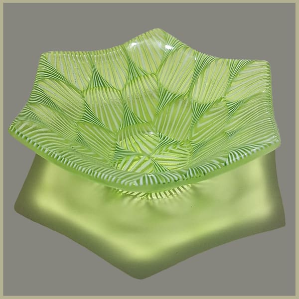 Glasfusingwerk van Thea Slikboer — Schaaltje 17 cm groen