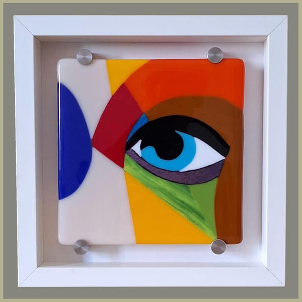 Glasfusingwerk van Thea Slikboer — Oog opaalglas